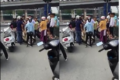 Hà Nội: Xôn xao clip người đàn ông dàn cảnh để cướp giật balo của một người phụ nữ