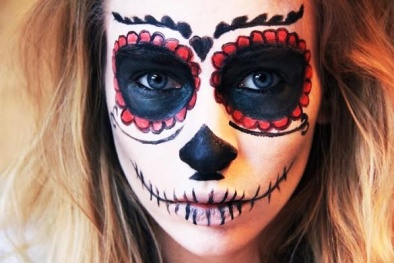 Cảnh báo: Cẩn trọng kẻo ung thư vì đồ trang điểm Halloween