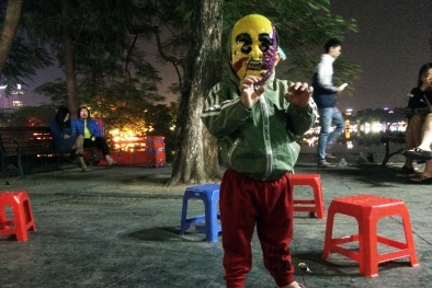 Lễ hội Halloween: Trẻ em Hà Nội hóa trang khiến nhiều người thích thú