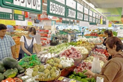 Bão số 12 giật cấp 14 tiến vào đất liền, giá cả thực phẩm tại miền Nam tăng nhẹ