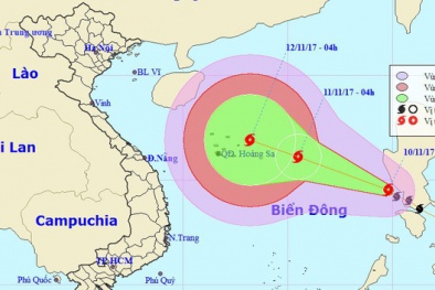 Bão số 13 di chuyển chậm trên Biển Đông