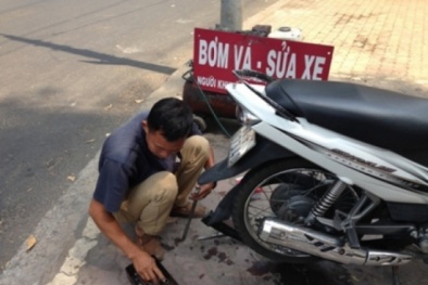 Cảnh báo: Chiêu trò 'phá xe' kiếm tiền triệu mỗi ngày ở trung tâm TP Hồ Chí Minh