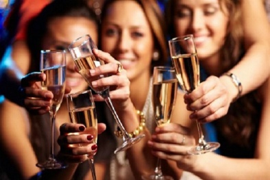 Phụ nữ có thể sẽ tê liệt não nếu cố làm điều này giống đàn ông