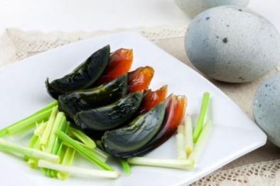 Video: Khủng khiếp trứng bắc thảo ngâm hóa chất rẻ tiền tàn phá sức khỏe con người