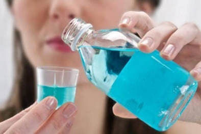 Nước súc miệng giết chết lợi khuẩn trong miệng, gây ra bệnh béo phì và tiểu đường