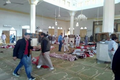 Đánh bom, xả súng đẫm máu ở Ai Cập khiến hàng trăm người thương vong
