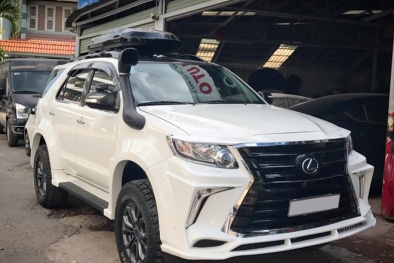 TP.HCM: ‘Lạ lẫm’ với Toyota Fortuner độ phong cách Lexus