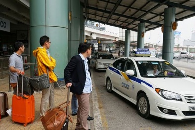 Đặt 'luật mới' về niên hạn cho taxi tại sân bay Nội Bài: Doanh nghiệp phản ứng