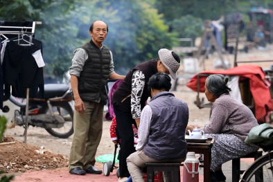 Hà Nội: Cuộc sống mới của 'xóm 4 không' khi được lên bờ