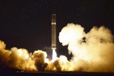 Vũ khí của Triều Tiên có khả năng mang đầu đạn hạt nhân 'khổng lồ'