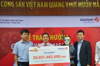 Xổ số Vietlott: Thêm một nữ khách hàng đeo mặt nạ nhận giải Jackpot ‘khủng’