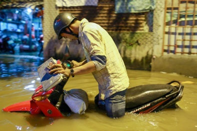 Thành phố Hồ Chí Minh 'thất thủ' trong biển nước