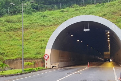 Mua vé bằng tiền lẻ ‘tràn’ về BOT Bắc Hải Vân, Thừa Thiên - Huế