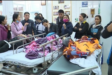 16 trẻ nhập viện do sập lan can trường học