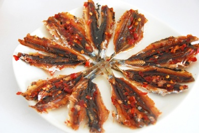 Hàng loạt cơ sở chế biến cá khô sử dụng chất cấm độc hại