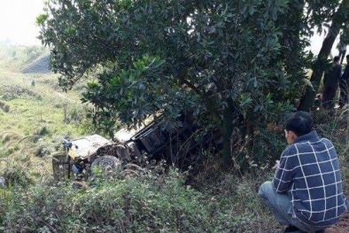 Cố lái xe băng qua đường sắt, người đàn ông bị tàu hỏa đâm tử vong