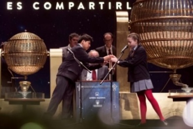 Tìm ra chủ nhân lĩnh thưởng hơn 11 triệu euro giải xổ số Giáng sinh