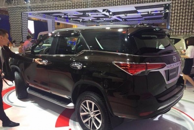 Bất ngờ ô tô Toyota nhập giá tăng vọt, 'cò' đòi chênh 200 triệu đồng