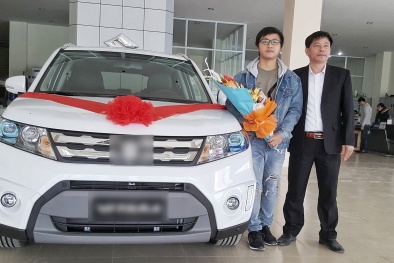 Sinh viên Đại học Luật làm thêm 2 năm tiết kiệm 800 triệu mua ô tô tặng bố