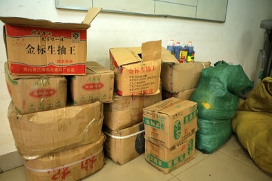 4 tấn nguyên liệu trà sữa không rõ nguồn gốc vừa bị phát hiện ở Hà Nội