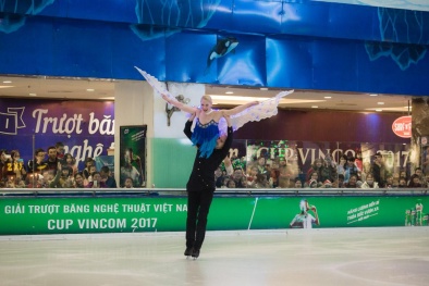 Chiêm ngưỡng những khoảnh khắc đẹp tới 'nín thở' tại Giải trượt băng nghệ thuật Việt Nam 2017