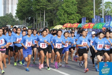 Hàng chục ngàn người tham ngày hội Việt dã 'Chào năm mới' BTV - Number 1