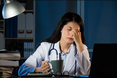 Làm đêm trong thời gian dài, phụ nữ có nguy cơ mắc ung thư