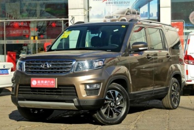 Ô tô Trung Quốc 'nhái' Land Rover 'khủng' giá chỉ 206 triệu đồng gây sốt