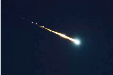 Video: Nghi thiên thạch phát nổ rực sáng bầu trời Mỹ