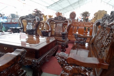 'Phát sốt' bộ bàn ghế kỳ lân gỗ Cẩm sừng giá gần 1 tỷ bán cho đại gia Hà Nội