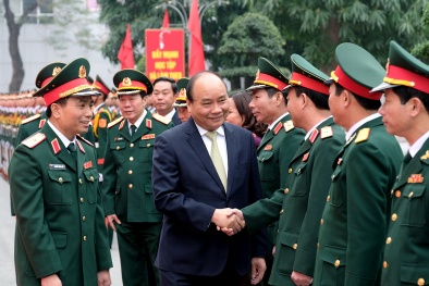Thủ tướng thăm, kiểm tra công tác ứng trực tại Bộ Tư lệnh Thủ đô