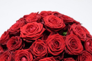 Đại gia mua bó hồng giá gần 160 triệu đồng tặng người yêu dịp Lễ Valentine