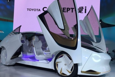 Xe ô tô chạy bằng cảm xúc không vô lăng, không cần số hot hòn họt