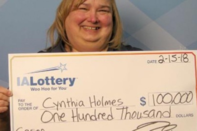 Mua vé số tặng vợ ngày Valentine, bất ngờ trúng ngay 2,3 tỷ đồng