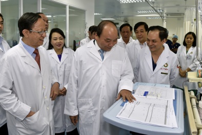 Thủ tướng thăm, làm việc tại bệnh viện Chợ Rẫy