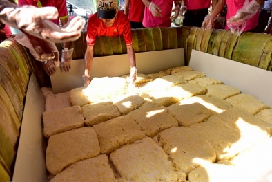 'Bánh dày nặng 3 tấn dâng Vua Hùng là quá hình thức và lãng phí'