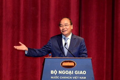 Thủ tướng thăm Bộ Ngoại giao và chỉ đạo công tác đối ngoại năm 2018