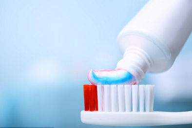 Kem đánh răng cũng có thể khiến môi bạn bị khô, nứt nẻ