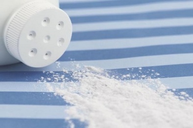 Cha mẹ hết sức cẩn trọng trong việc sử dụng phấn rôm cho trẻ