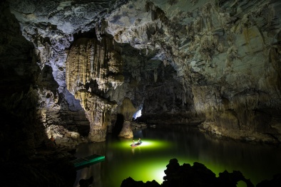 Hang động ‘khủng’ 500 tuổi đẹp ‘rụng rời’ chưa từng thấy ở Việt Nam