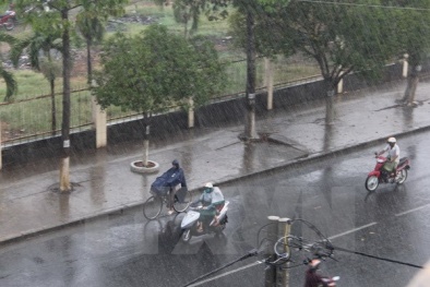 Dự báo thời tiết đêm 12 ngày 13/3: Hà Nội có mưa rào và dông