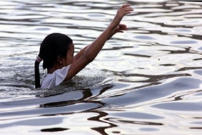 Gặp nạn nhân đuối nước, bạn phải xử trí theo những điều dưới đây mới có thể giúp họ thoát hiểm