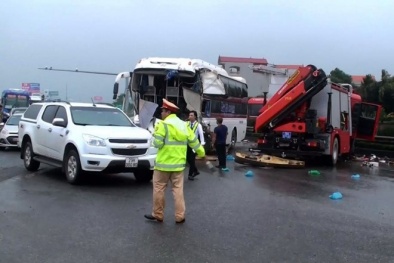 Vụ xe khách va chạm với xe cứu hỏa: Phó thủ tướng yêu cầu điều tra
