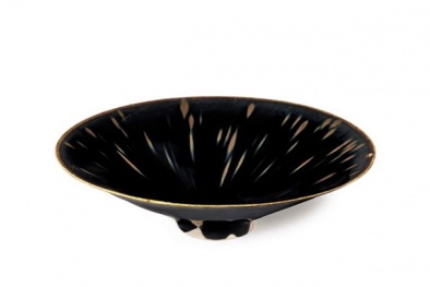 Chiếc bát cổ sắp được bán giá 91 tỷ đồng có gì đặc biệt?