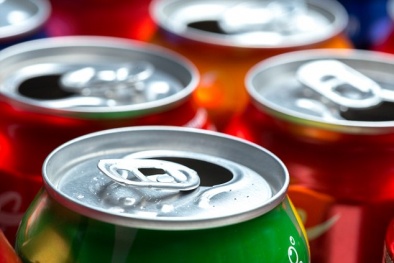 Hai lon soda mỗi ngày làm tăng nguy cơ tử vong vì bệnh tim gấp 2 lần