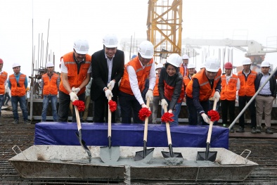 Chính thức cất nóc FLC Twin Towers - Toà chung cư cao nhất Hà Nội