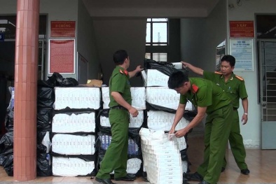 TP. HCM: Bắt quả tang 9X dùng xe ô tô vận chuyển hơn 2.000 cây thuốc lá lậu