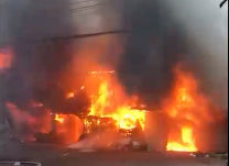 Tiền Giang: Cháy lớn thiêu rụi nhiều nhà dân ở Mỹ Tho