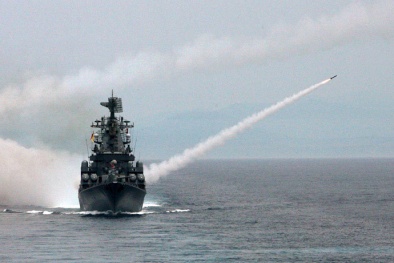 Mổ xẻ tên lửa bám theo đạn ‘bất khả chiến bại’ trên tàu chiến của Nga 