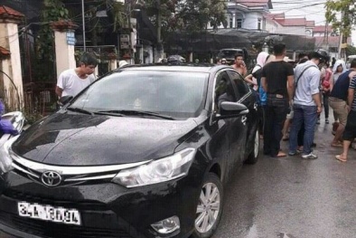 Hưng Yên: Nghi bắt cóc trẻ em, người đàn ông đi ô tô bị dân vây đánh